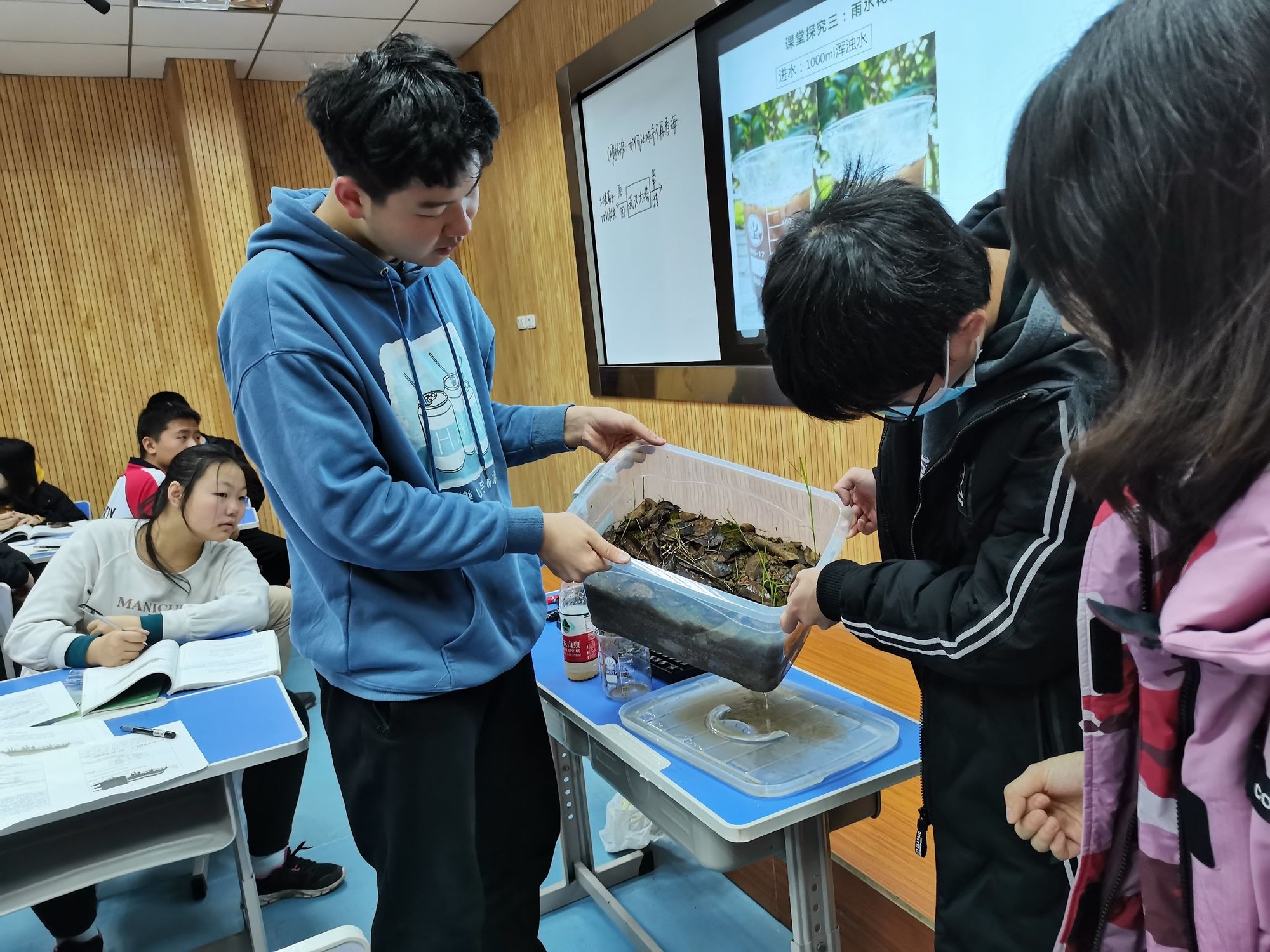 怎么用紙板做平衡車_需要平衡摩擦力的實(shí)驗(yàn)_二力平衡實(shí)驗(yàn)視頻紙板