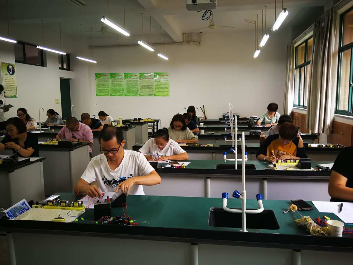 光明新區(qū)光明中學怎么樣_上海市光明中學物理_上海徐匯中學市重點