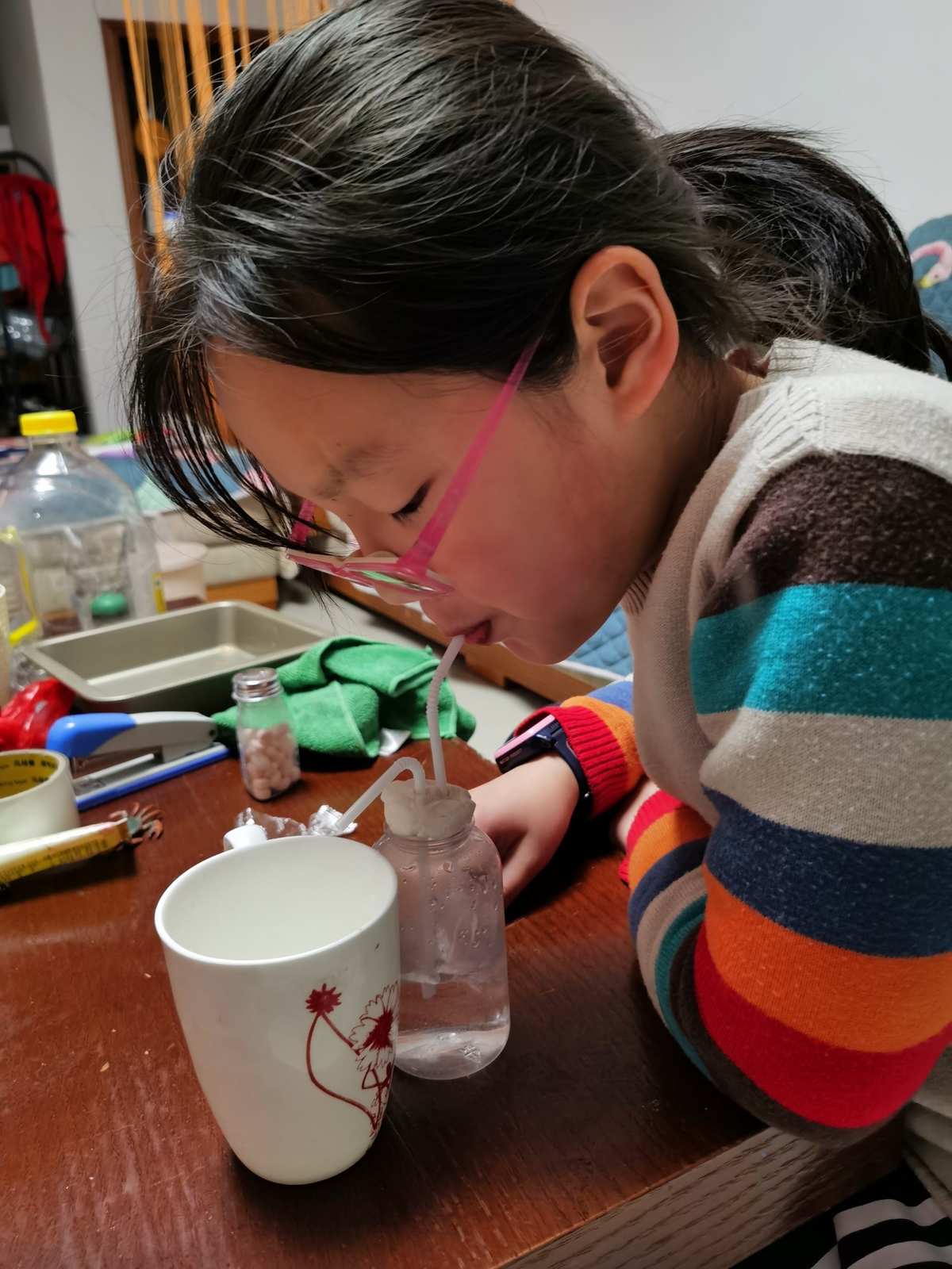 氧氣含量實(shí)驗(yàn)壓強(qiáng)變化_大氣壓的壓強(qiáng)_大氣壓強(qiáng)實(shí)驗(yàn)瓶子噴水原理