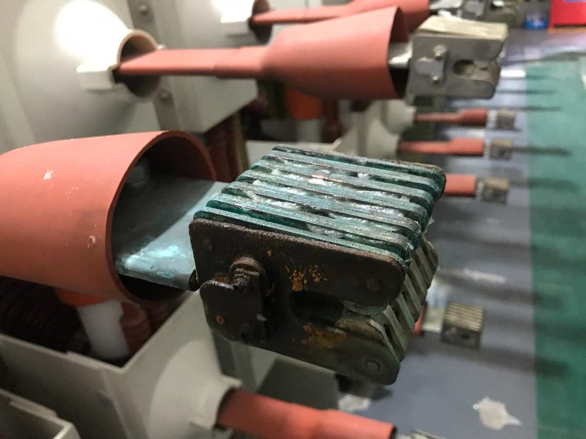 原因電流設(shè)備過大怎么辦_設(shè)備電流過大的原因_設(shè)備電流突然增大