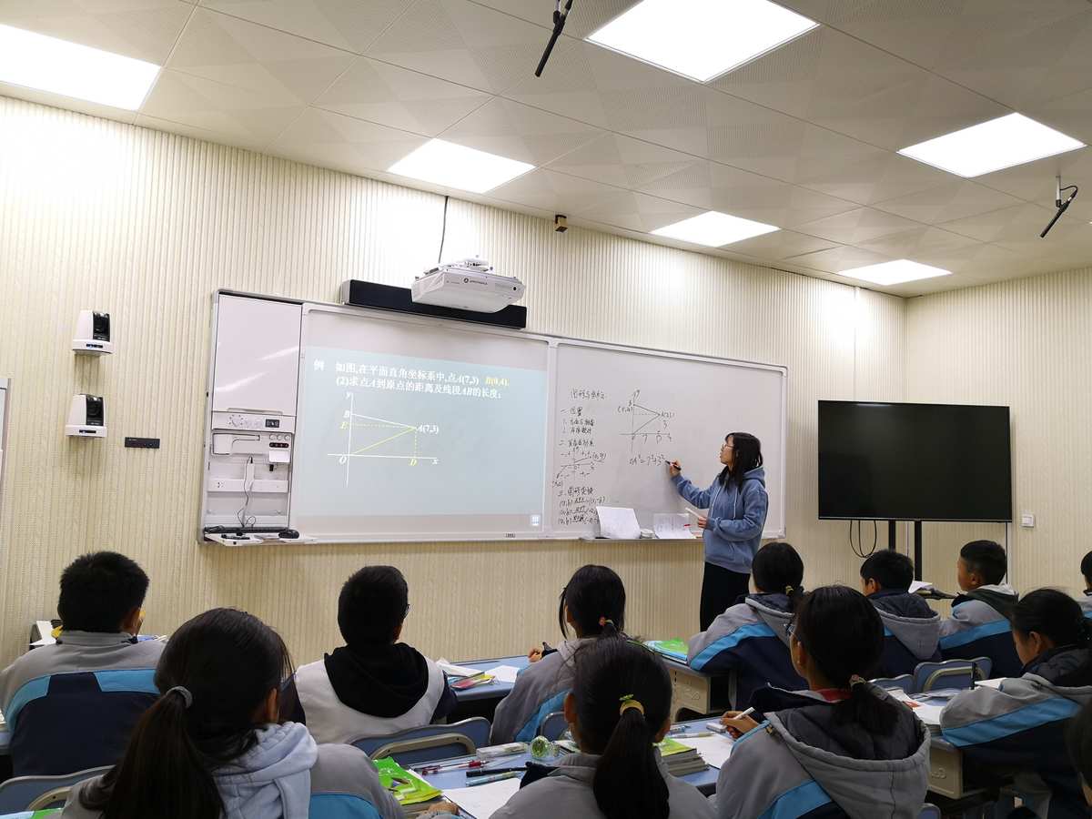 物理初三電學題目_物理電學題目講解視頻初三_物理初三上冊電學考題