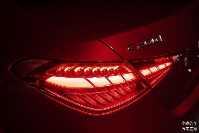 1820 年奧斯特發(fā)現(xiàn)電磁關(guān)系，揭開電與磁的神秘面紗