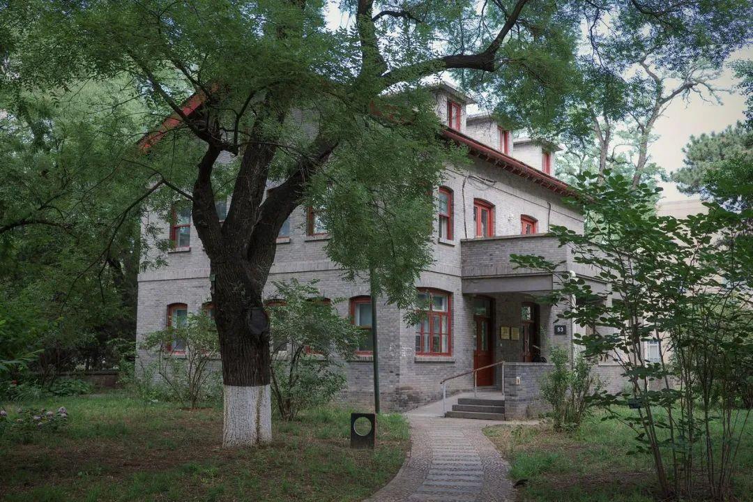 走進燕南園：探尋北大園中之園的歷史與文化