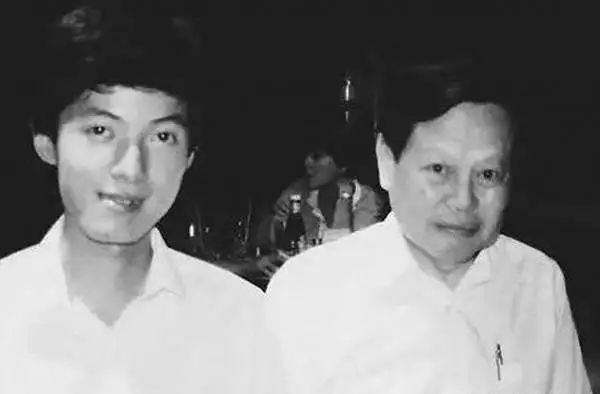 楊振寧憶愛(ài)徒張首晟：第一流物理學(xué)家的卓越成就與意外去世