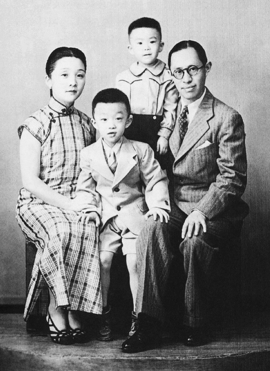 華裔物理學(xué)家高錕：出生名門望族，被譽(yù)為光纖之父