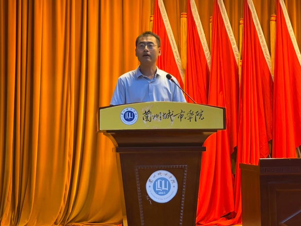 物電學院舉辦第二屆物理微格教學技能大賽，44 名學生參賽，現場氣氛熱烈