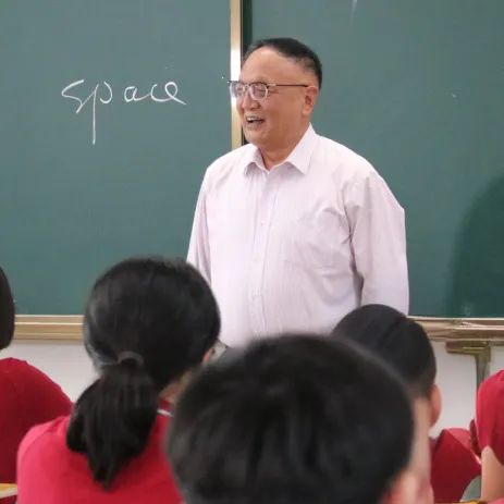 三峽藝術(shù)高中物理