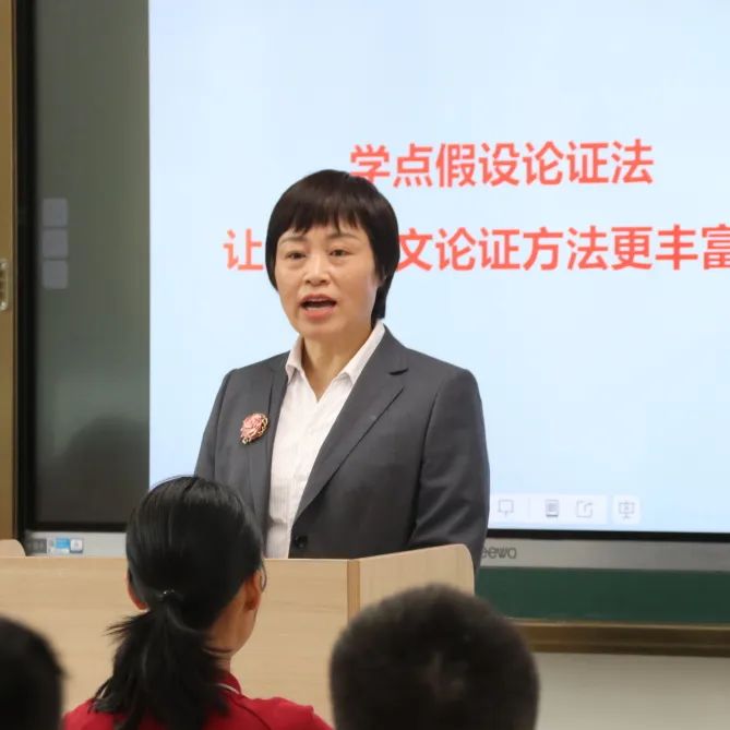 三峽藝術(shù)高中物理