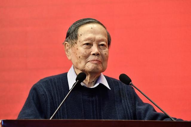 楊振寧與前妻杜致禮：成功背后的賢妻良母