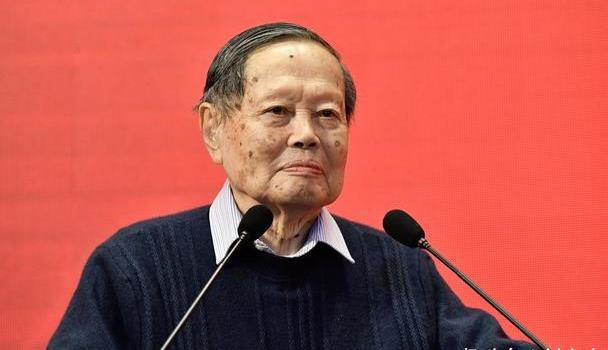 楊振寧的成功離不開前妻杜致禮，她是其背后的偉大女人