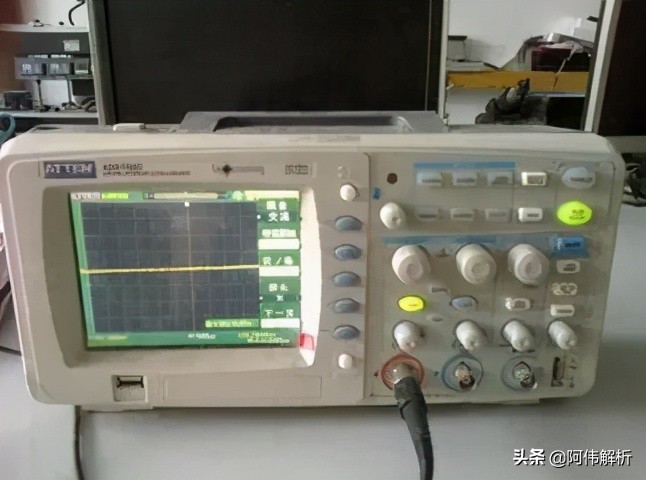 高中物理電池偏轉問題