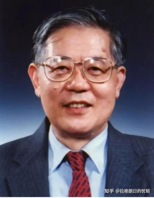 北大物理學家何